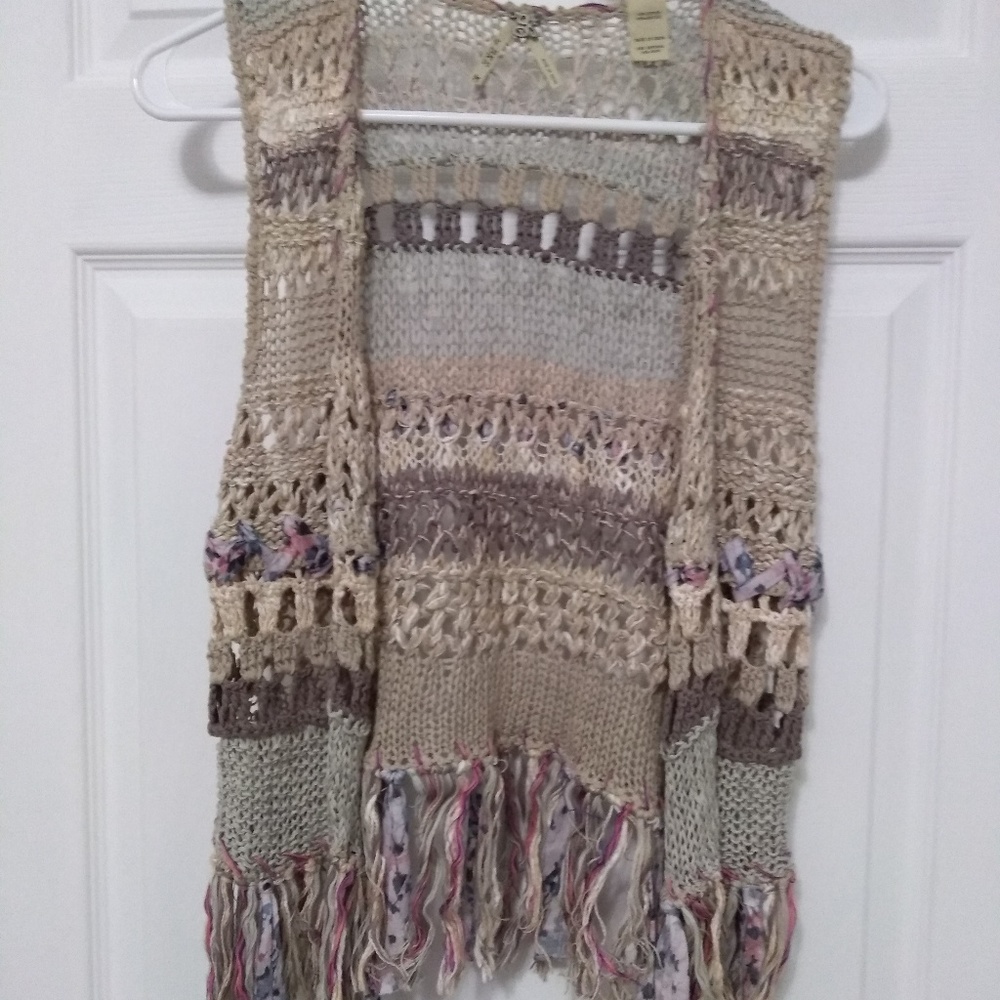 BKE crochet fringe vest